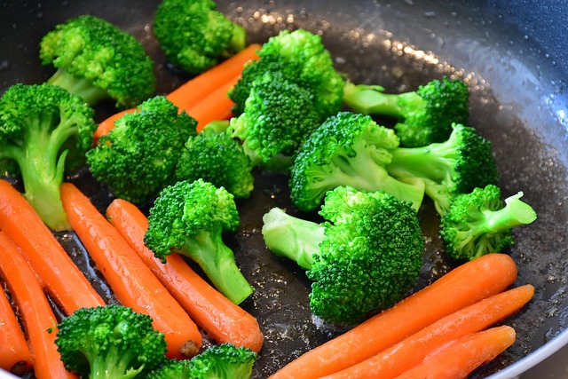 Feeding Safety and What Human Foods Pets Can Eat